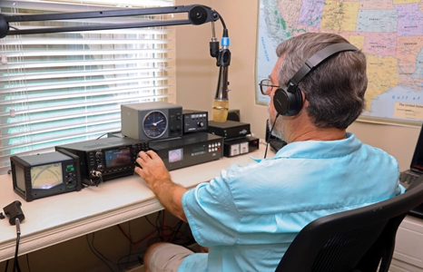 Les associations de radioamateurs se préparent pour l’exercice de la Journée nationale sur le terrain