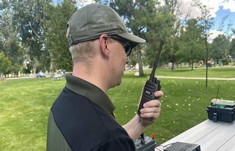 Un passionné de radio amateur se connecte au parc d'État de Hot Springs